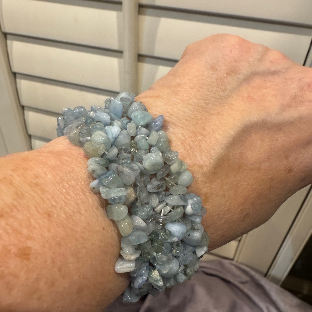 Handcrafted Aquamarine Light Blue‎ Beaded Chip Stretch Bracelet - Women Jewelry